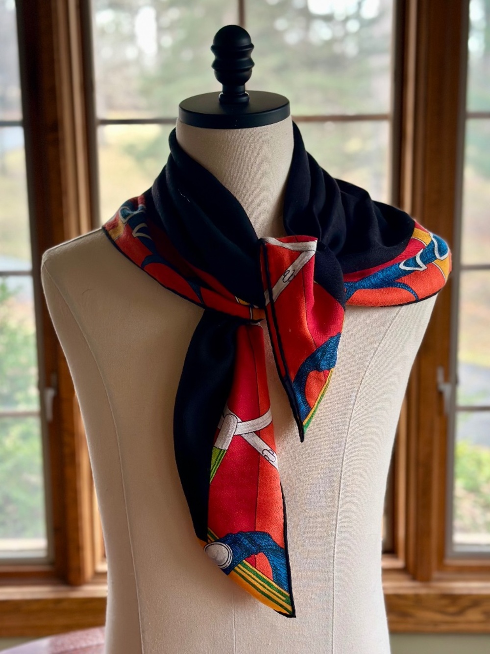 Scarf, Hermes Encadre Eperons d'Or